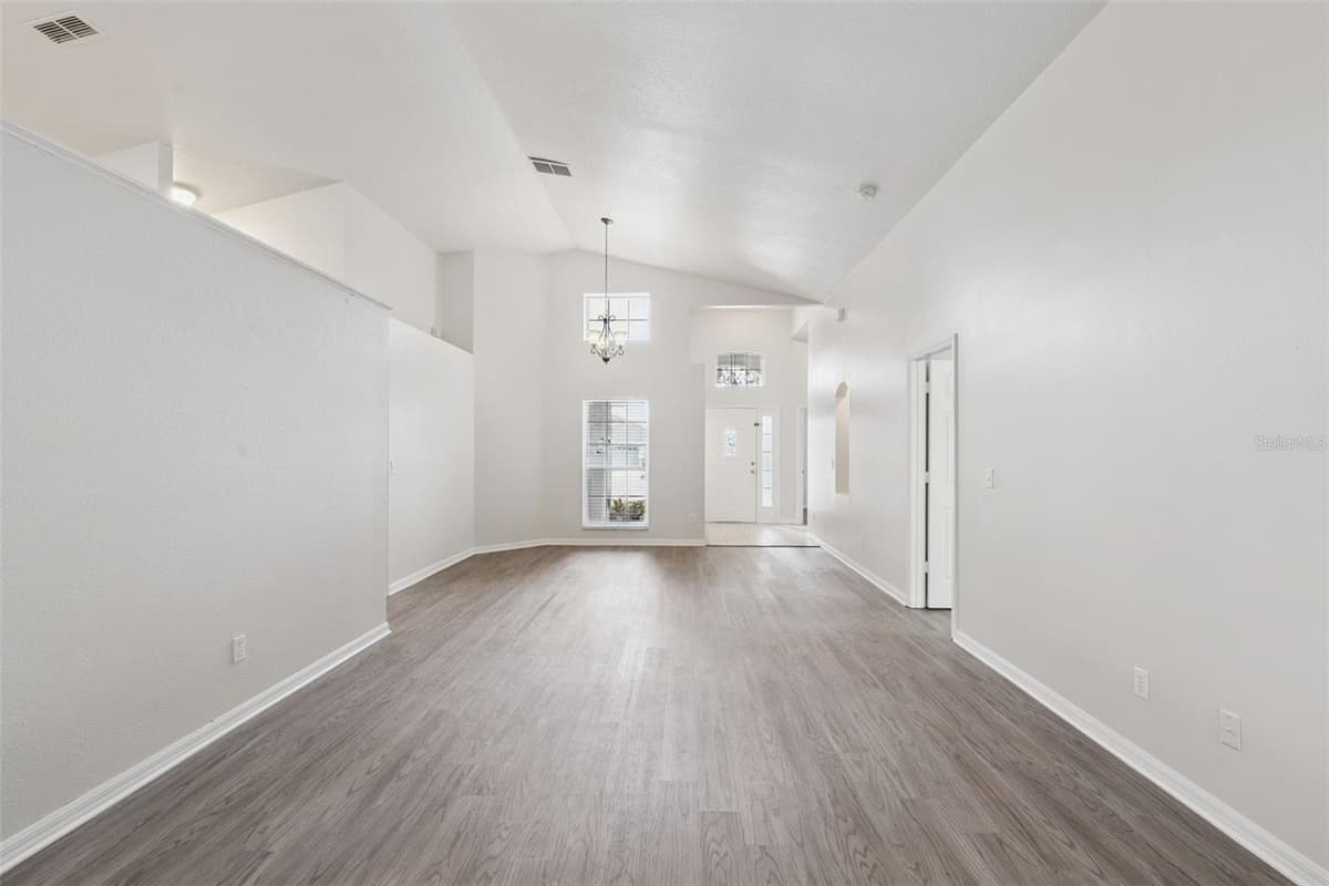 5483 GLEN OAK PLACE — photo 2 of 29