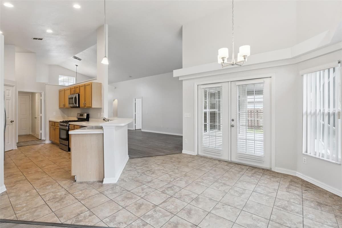 5483 GLEN OAK PLACE — photo 6 of 29