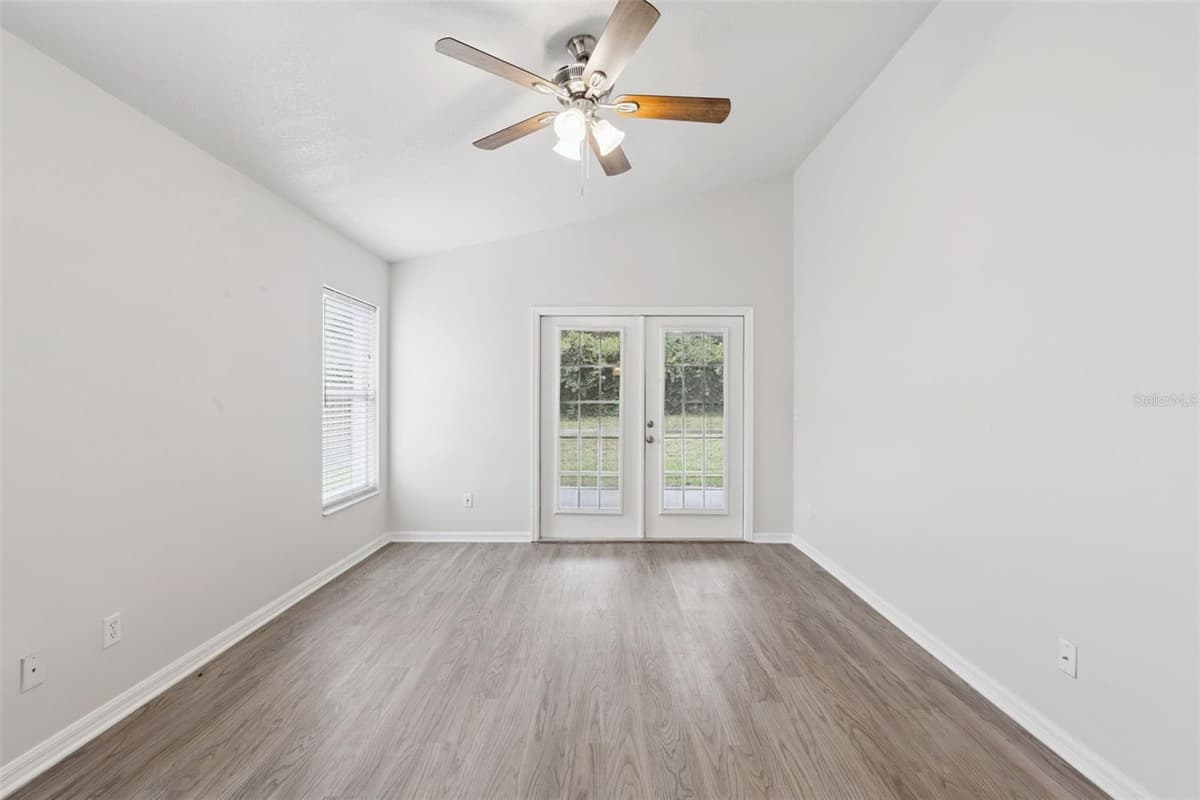 5483 GLEN OAK PLACE — photo 9 of 29