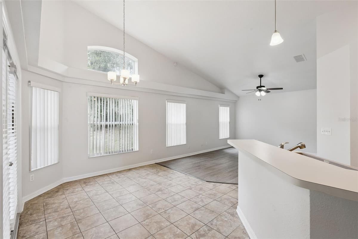 5483 GLEN OAK PLACE — photo 5 of 29