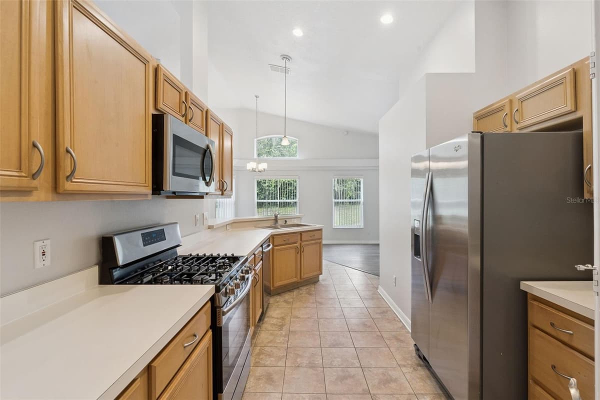 5483 GLEN OAK PLACE — photo 7 of 29