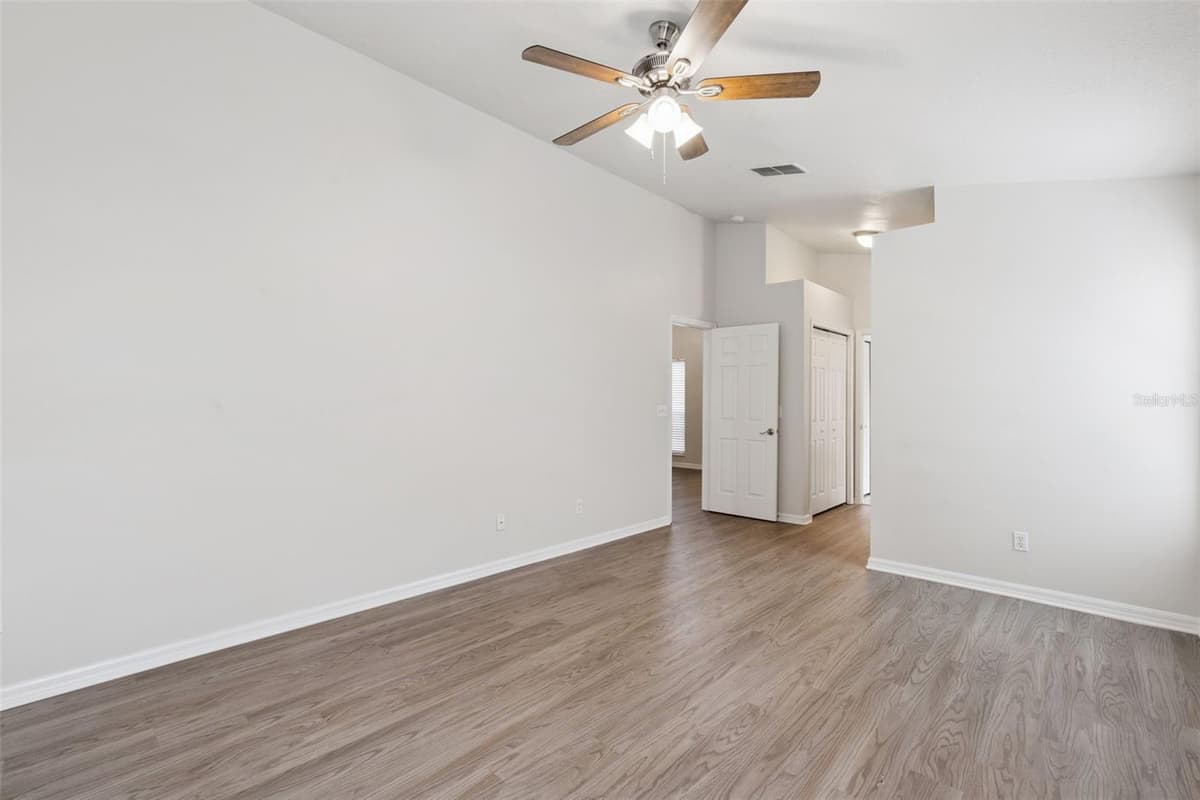 5483 GLEN OAK PLACE — photo 11 of 29
