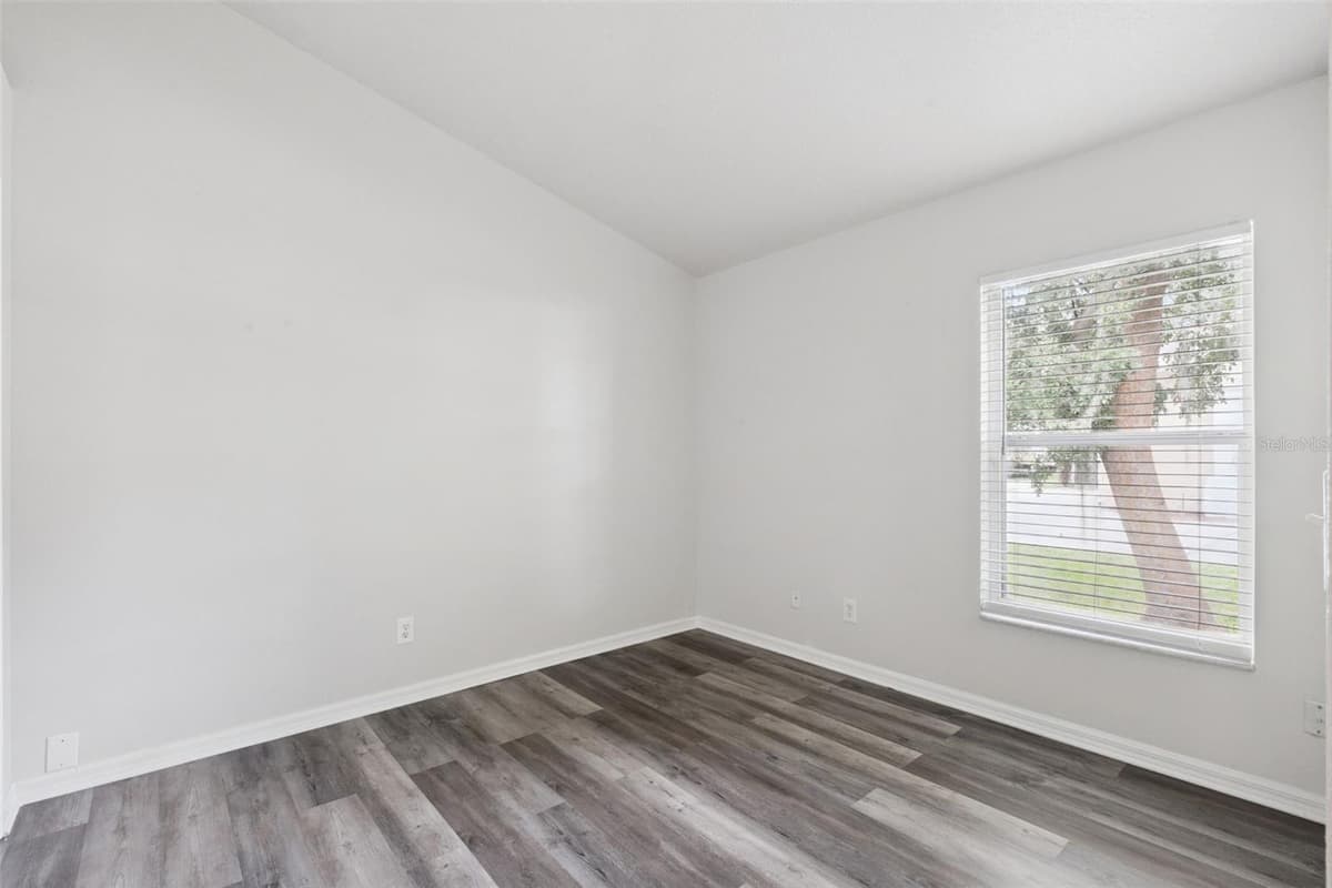 5483 GLEN OAK PLACE — photo 19 of 29