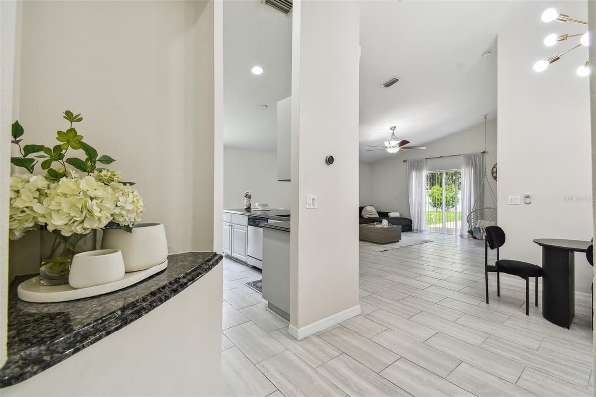 24541 LAUREL RIDGE DRIVE — photo 10 of 38