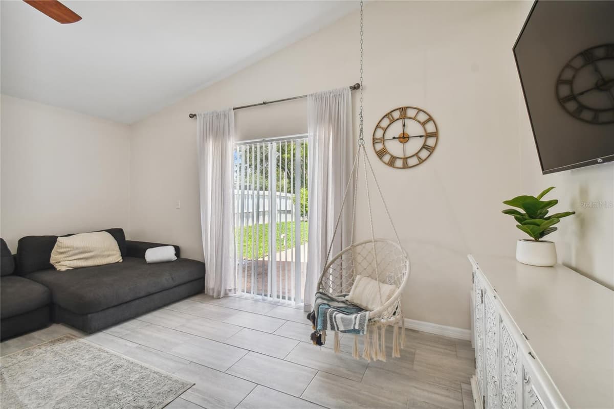 24541 LAUREL RIDGE DRIVE — photo 17 of 38