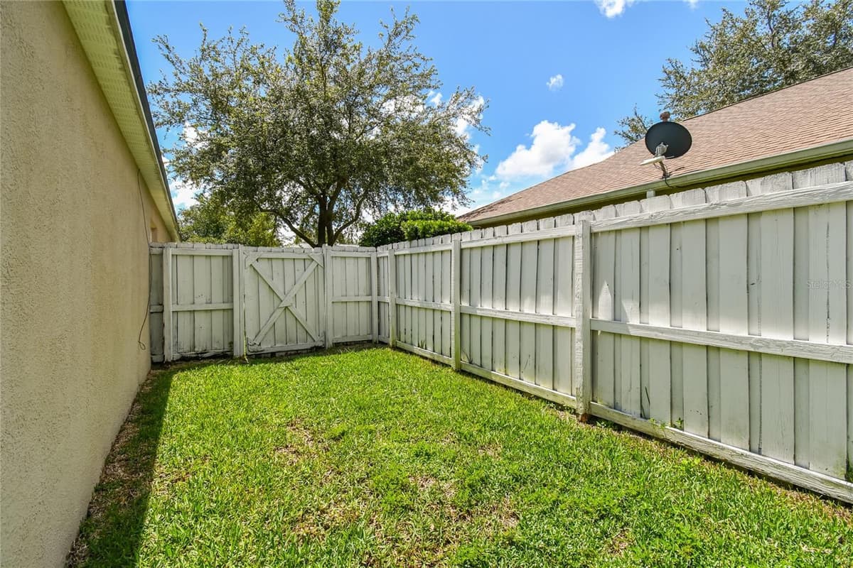24541 LAUREL RIDGE DRIVE — photo 34 of 38
