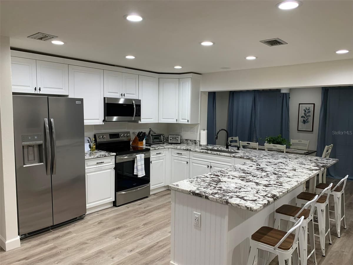 23184 GLORY AVENUE — photo 17 of 33