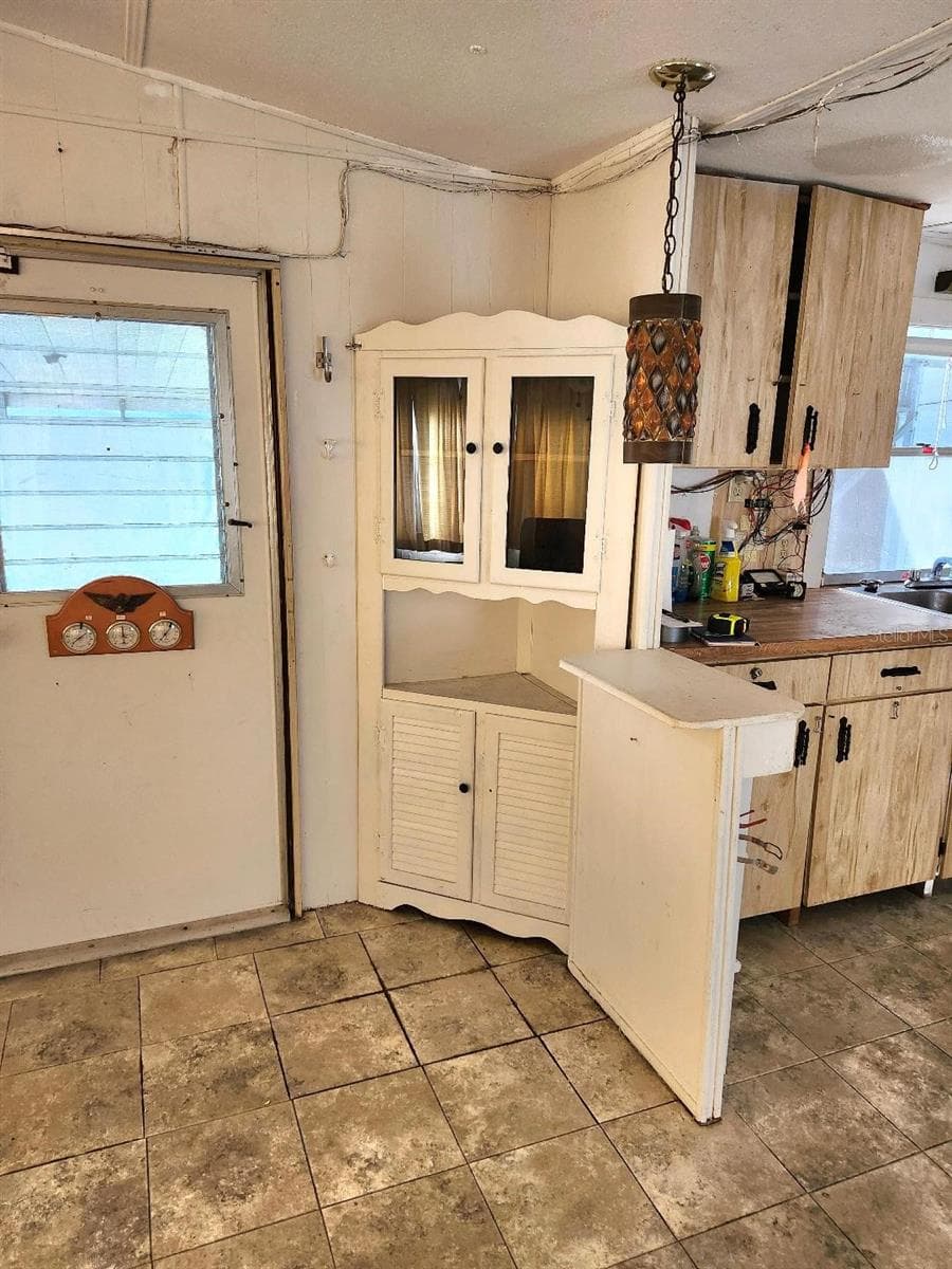 2104 OHIO AVENUE — photo 17 of 54