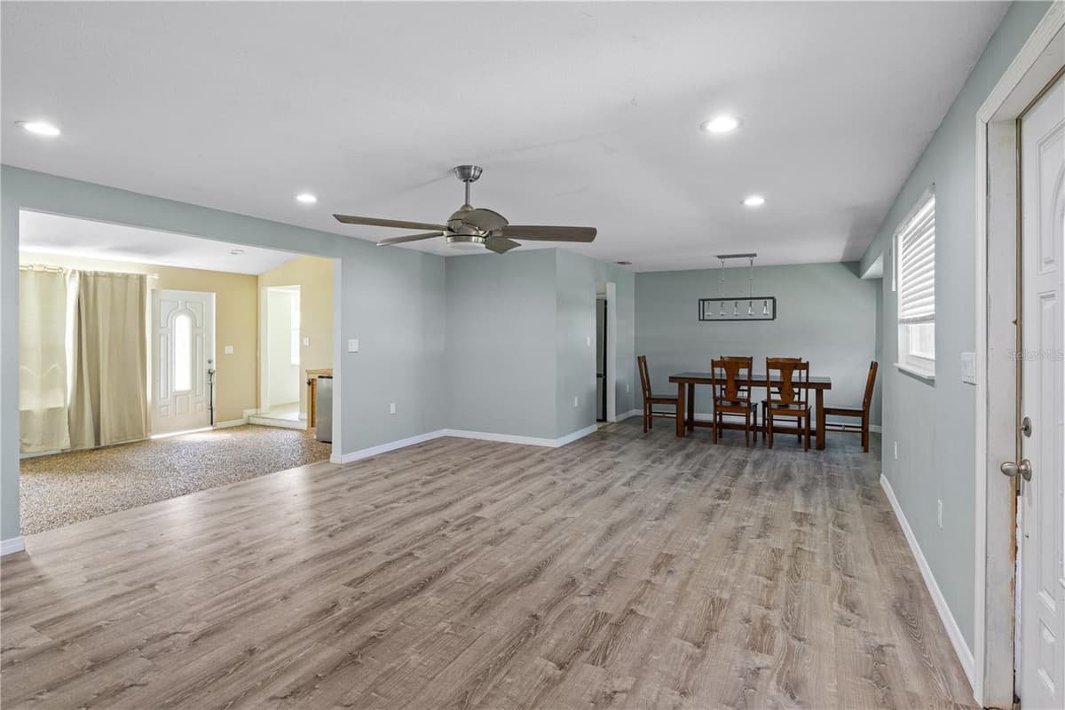 3831 118TH STREET — photo 4 of 46