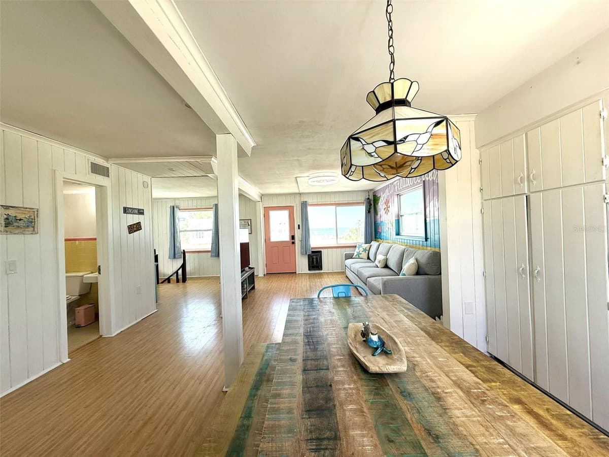 12609 SUNSHINE LANE — photo 8 of 56