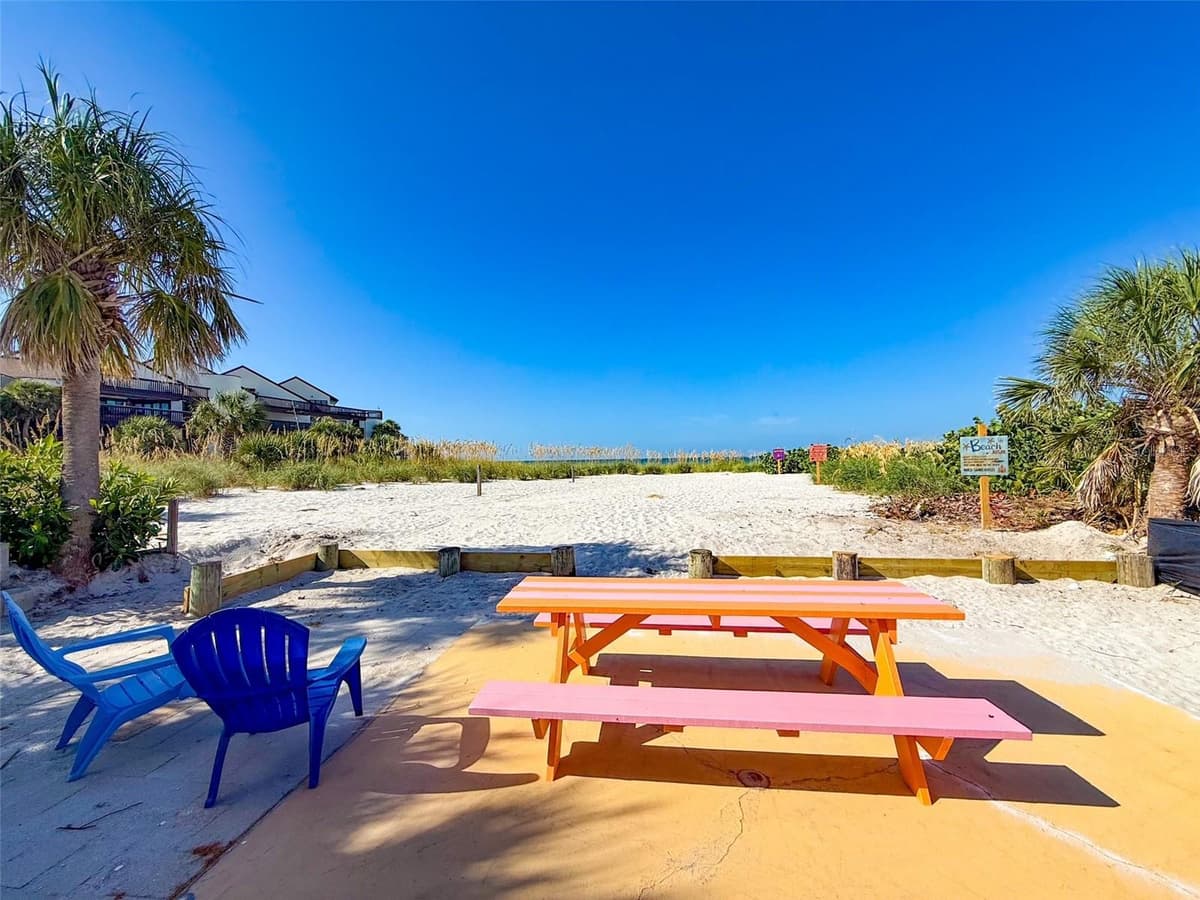 12609 SUNSHINE LANE — photo 53 of 56