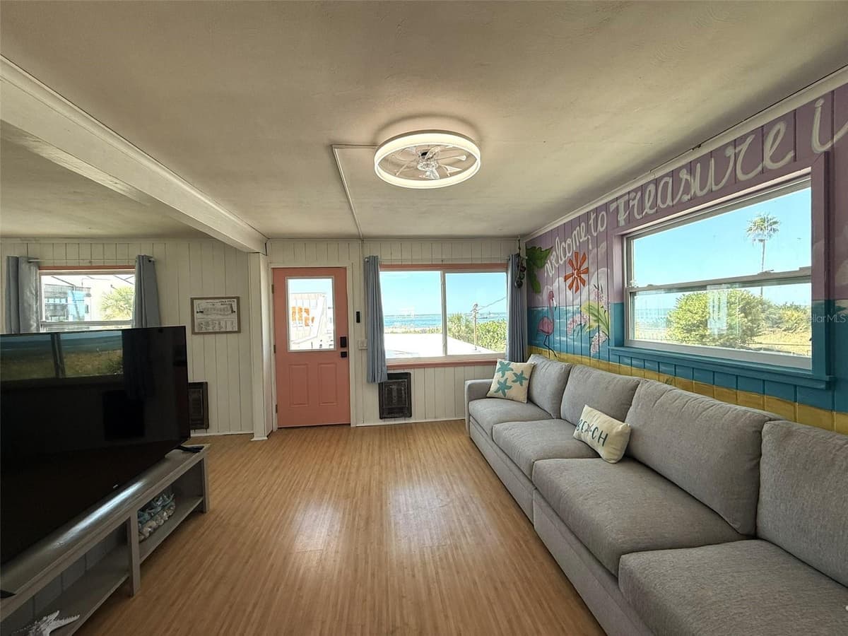 12609 SUNSHINE LANE — photo 7 of 56