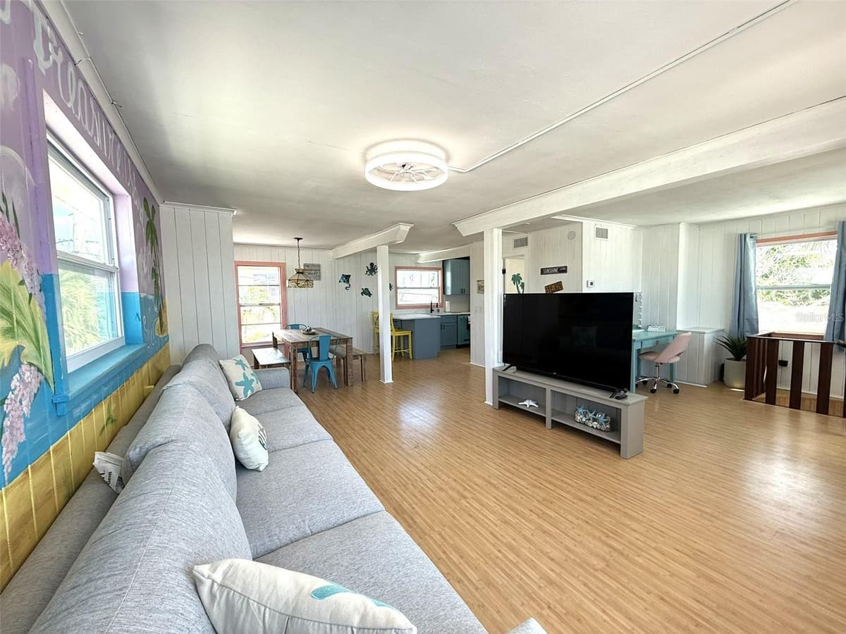 12609 SUNSHINE LANE — photo 9 of 56