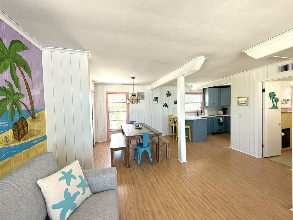12609 SUNSHINE LANE — photo 10 of 56