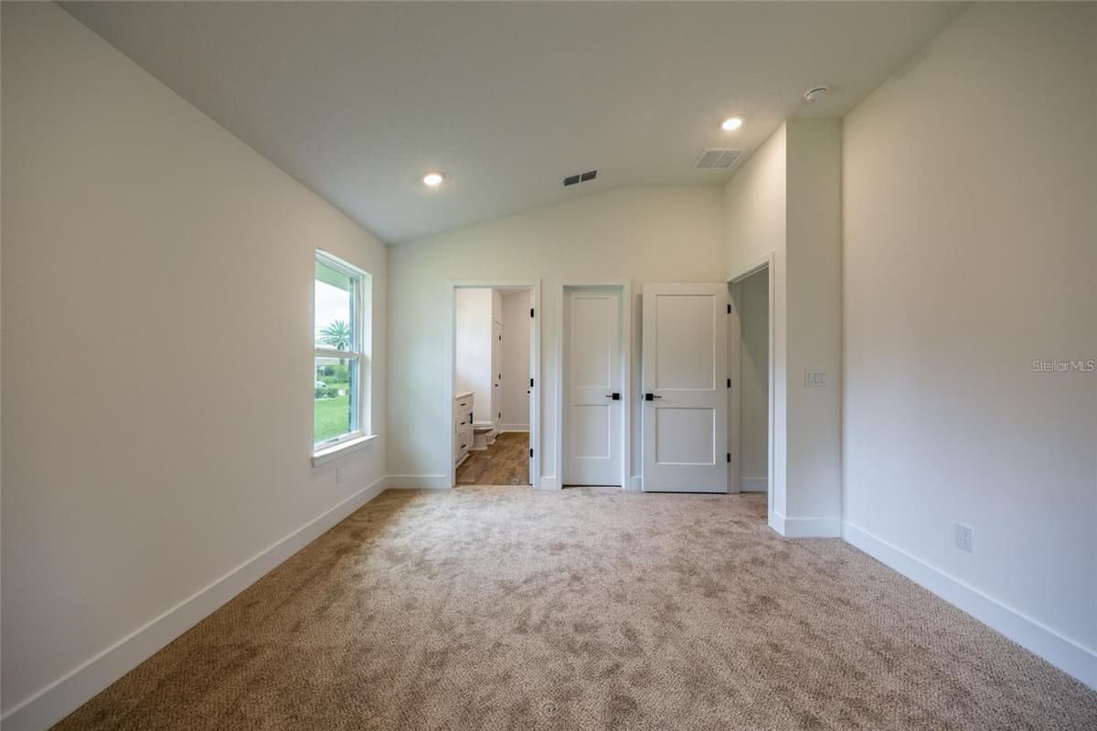 32 RYMSHAW DRIVE — photo 11 of 21