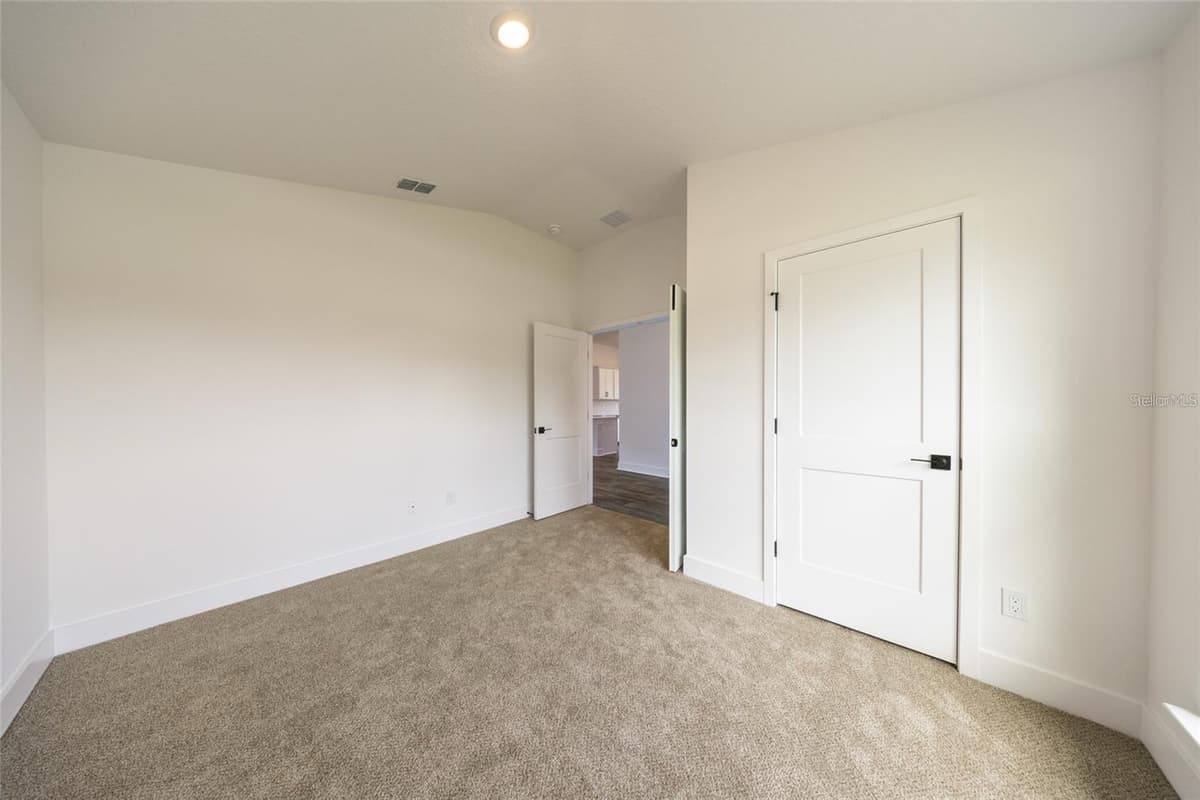 32 RYMSHAW DRIVE — photo 16 of 21
