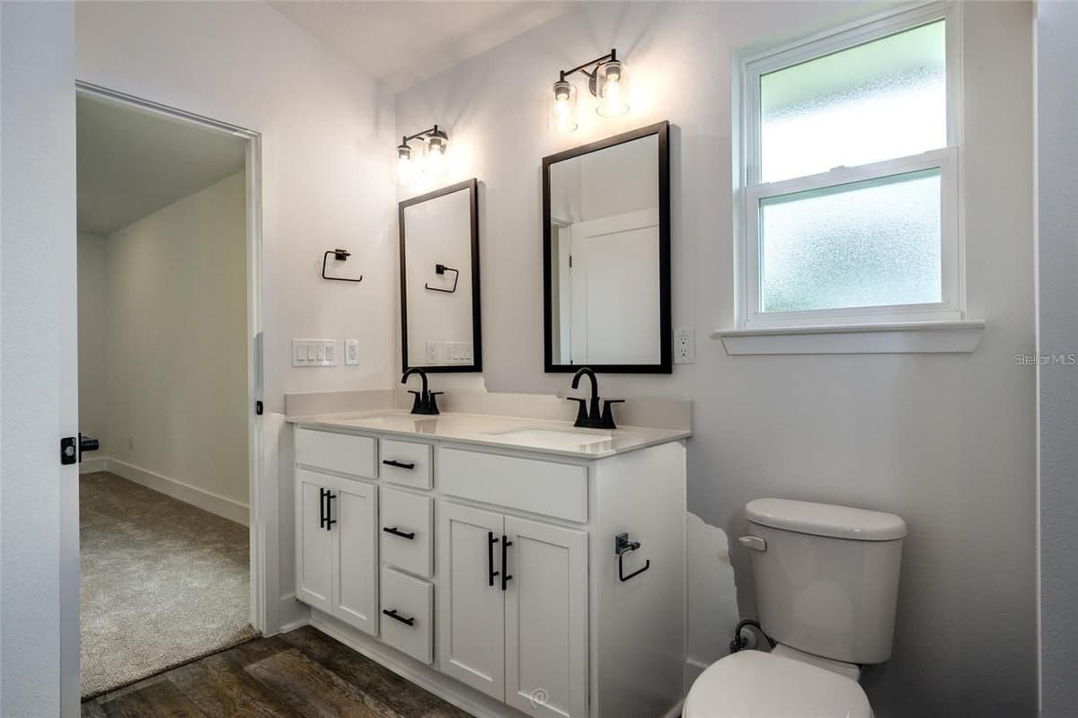 32 RYMSHAW DRIVE — photo 14 of 21