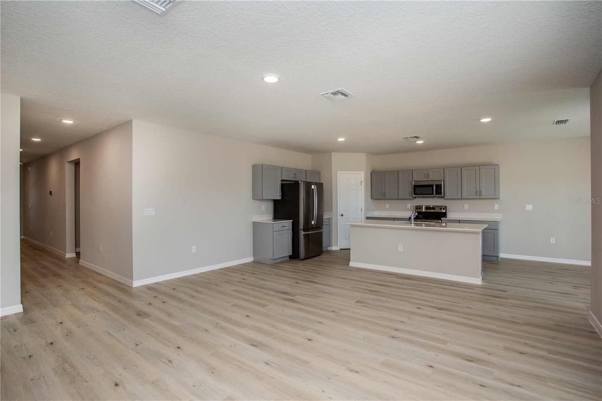 5390 SAN PIETRO DRIVE — photo 13 of 34