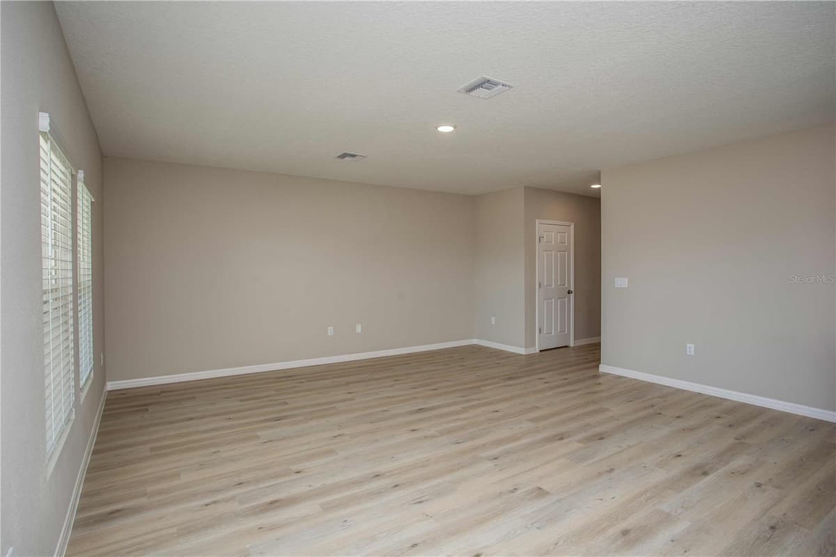 5390 SAN PIETRO DRIVE — photo 14 of 34