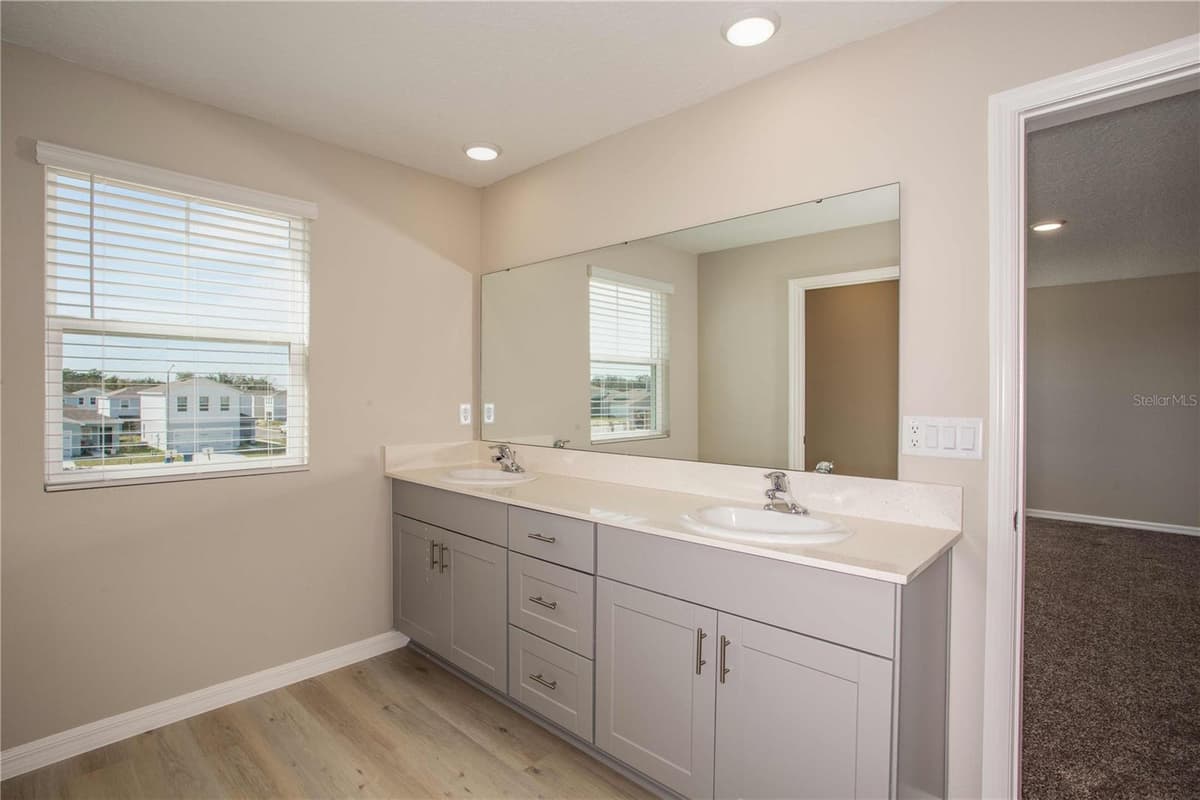 5390 SAN PIETRO DRIVE — photo 8 of 34