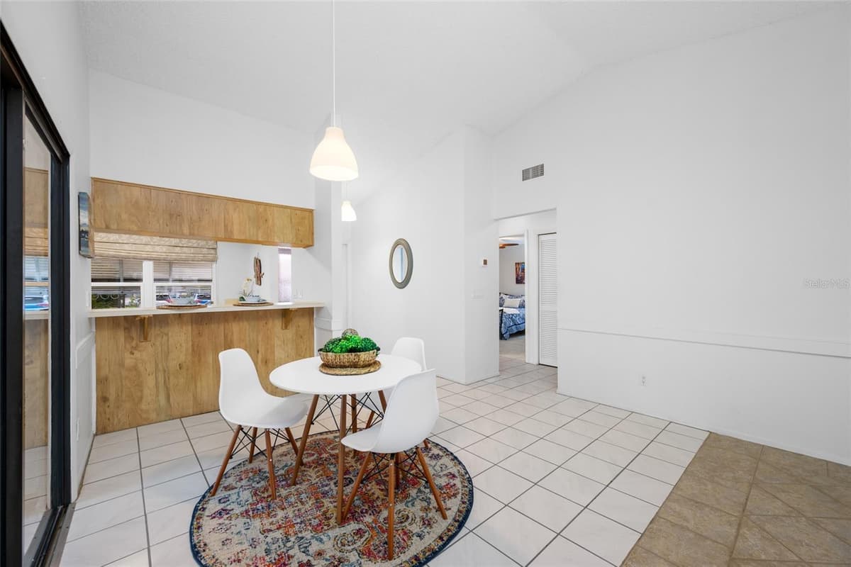2060 SHEFFIELD COURT — photo 11 of 47