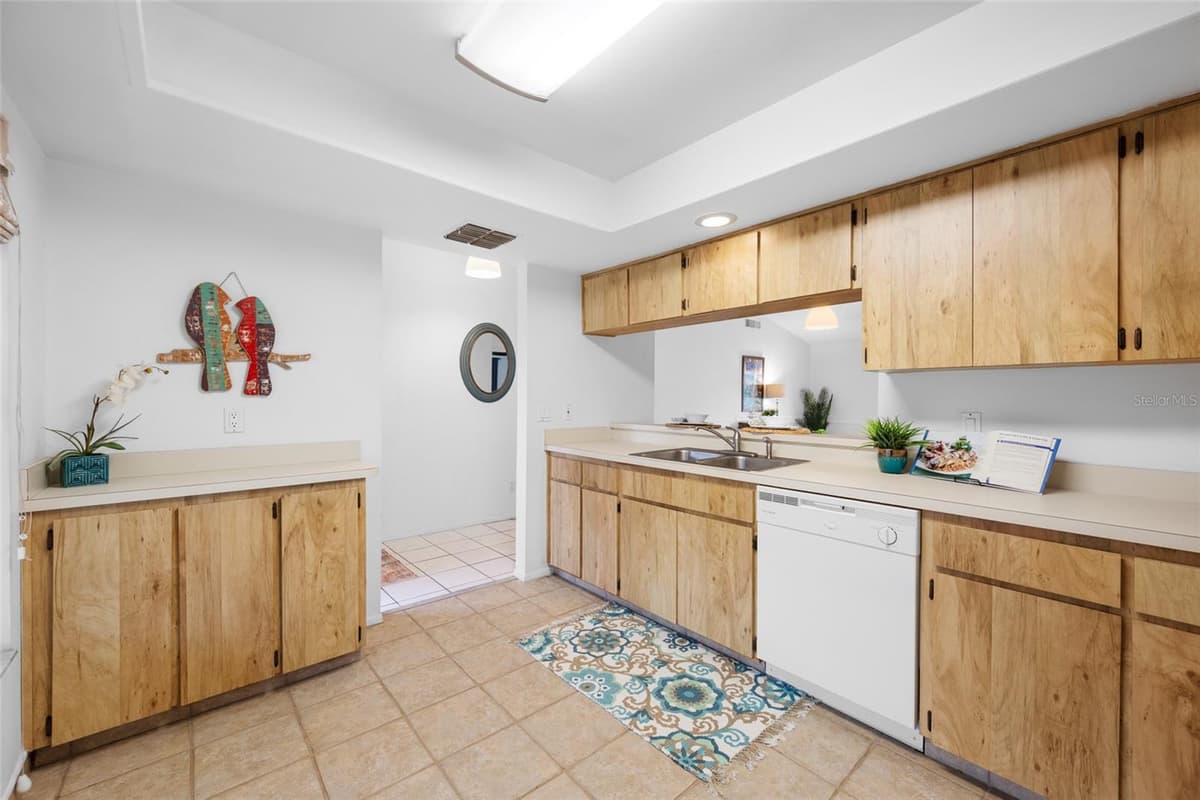 2060 SHEFFIELD COURT — photo 7 of 47