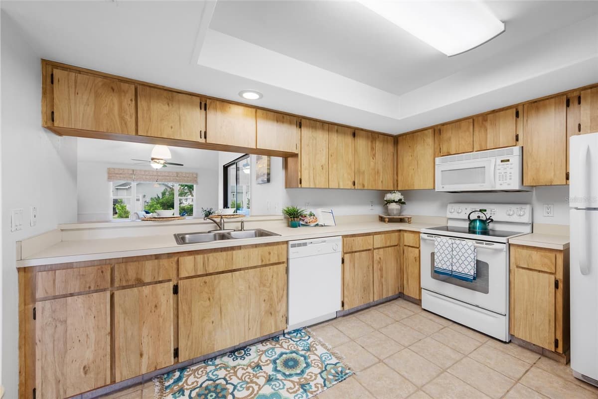 2060 SHEFFIELD COURT — photo 6 of 47