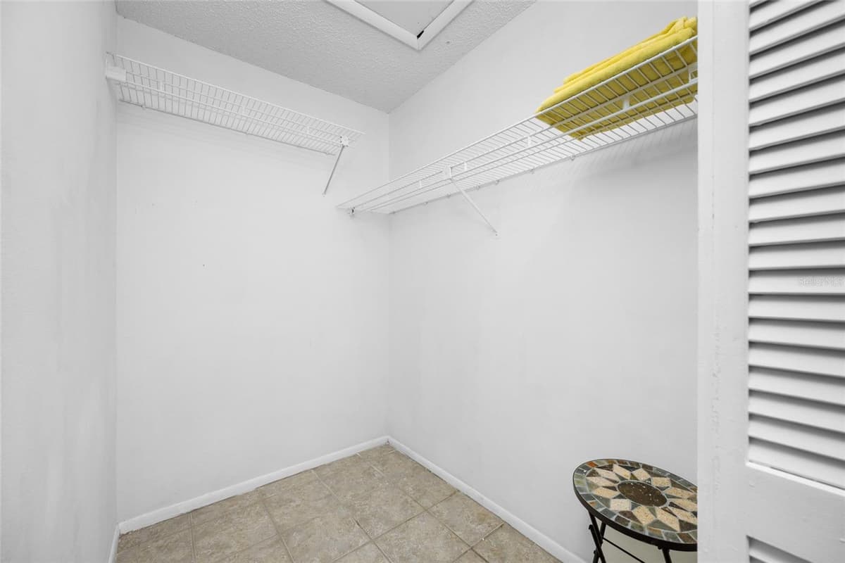 2060 SHEFFIELD COURT — photo 24 of 47