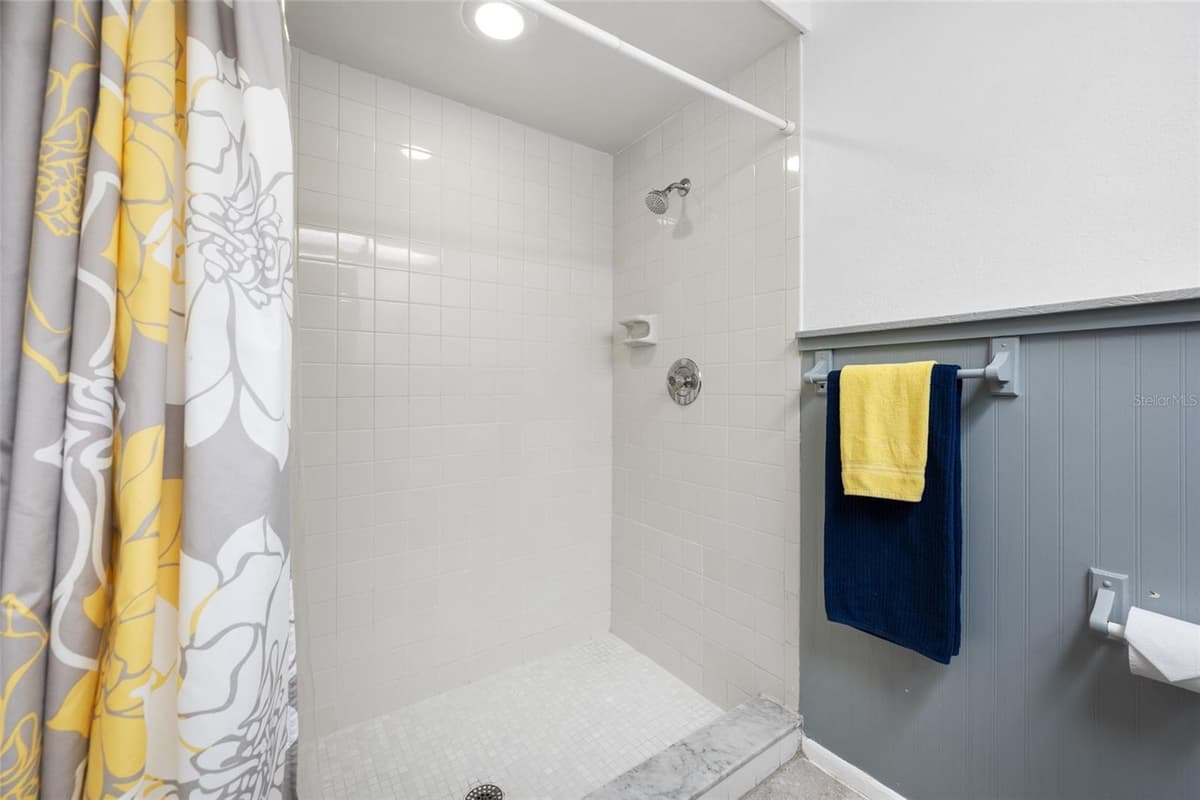 2060 SHEFFIELD COURT — photo 22 of 47