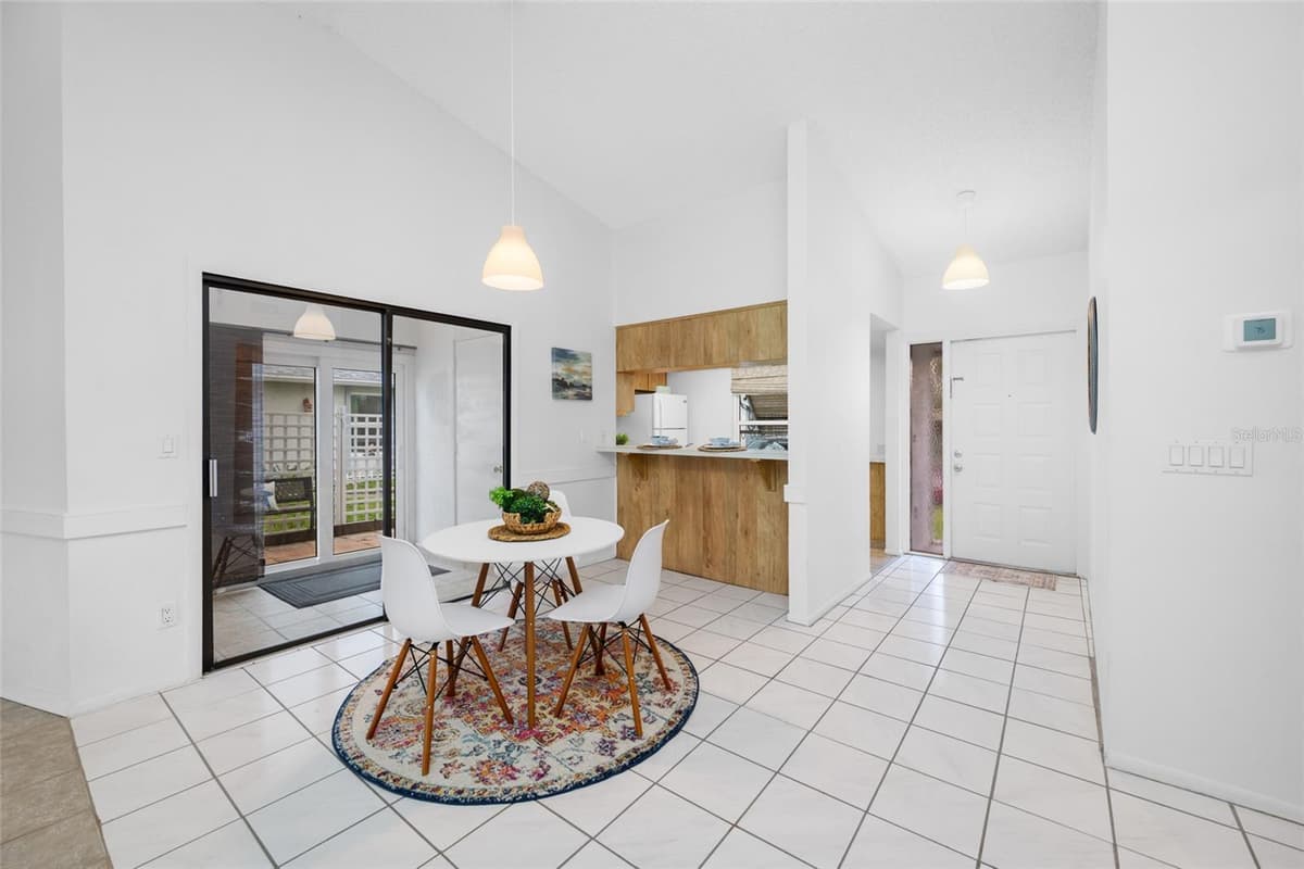 2060 SHEFFIELD COURT — photo 10 of 47