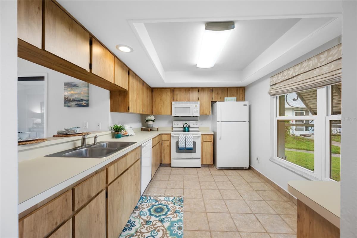 2060 SHEFFIELD COURT — photo 4 of 47