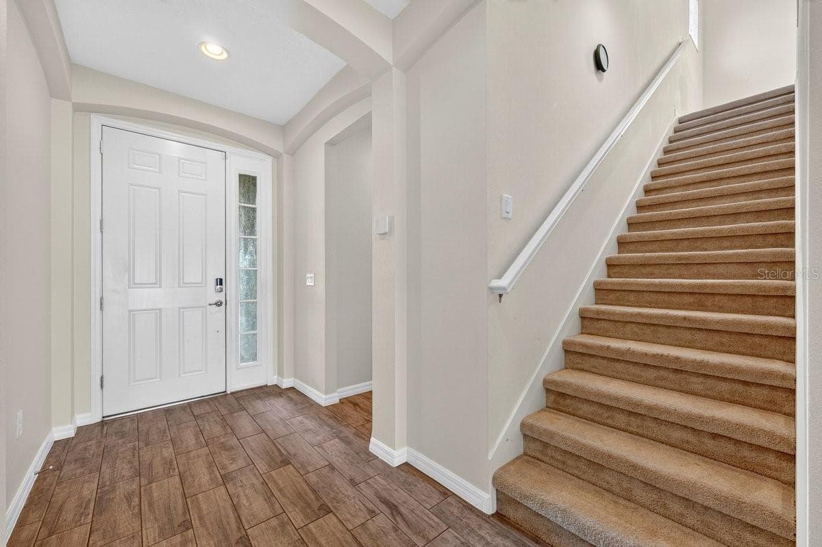 3833 LOON LANE — photo 5 of 33
