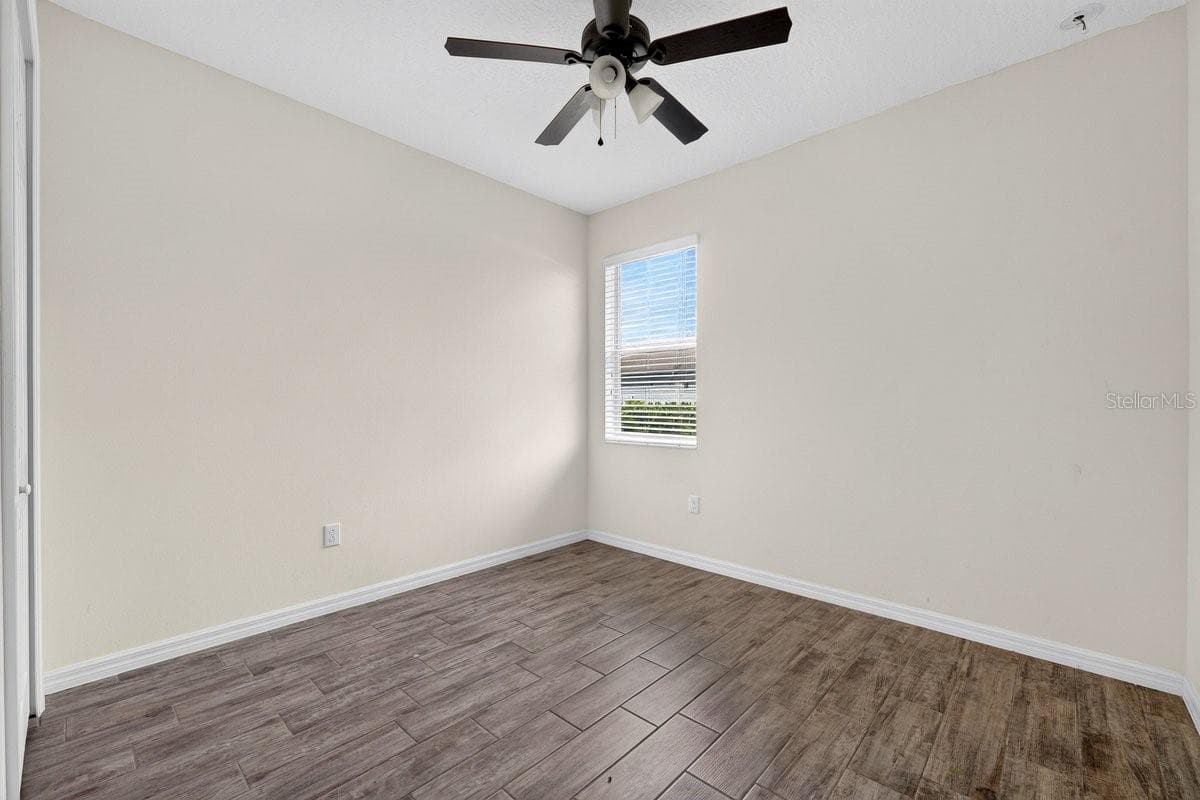 3833 LOON LANE — photo 18 of 33