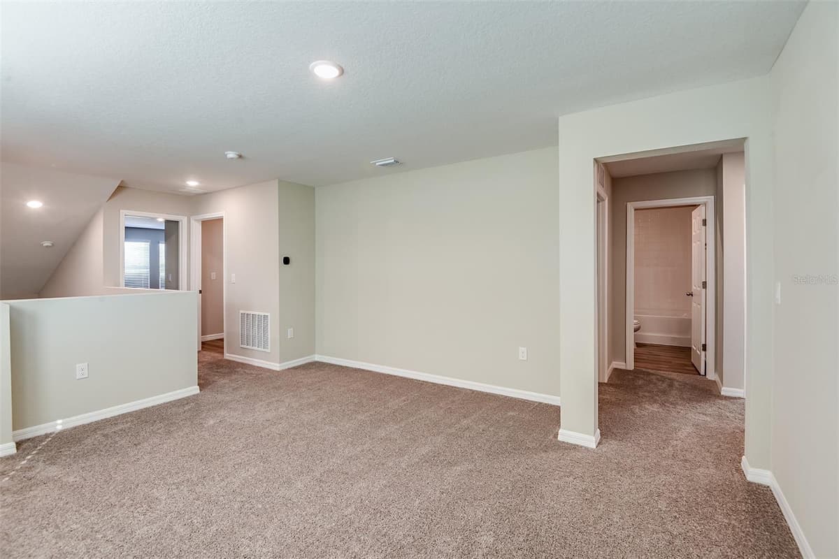 1589 SAGE AVENUE — photo 23 of 32