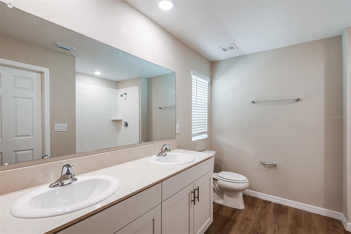 1589 SAGE AVENUE — photo 6 of 32