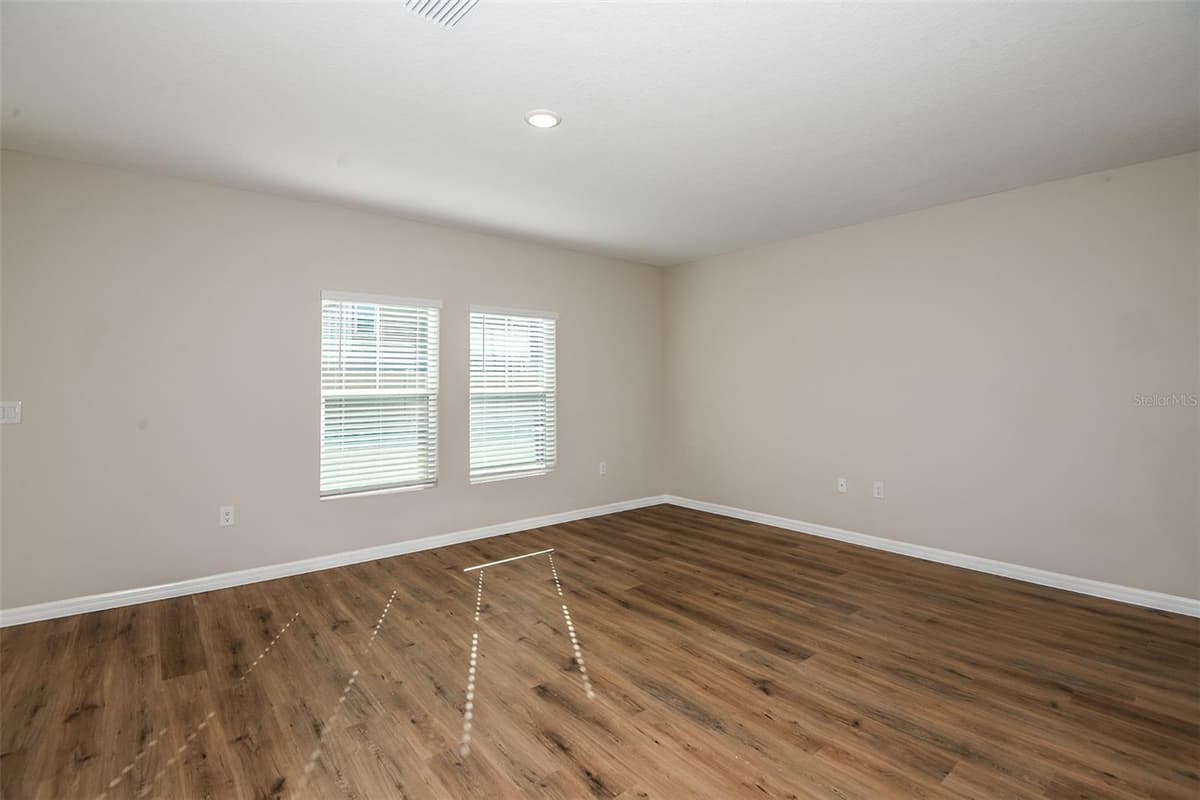 1589 SAGE AVENUE — photo 12 of 32