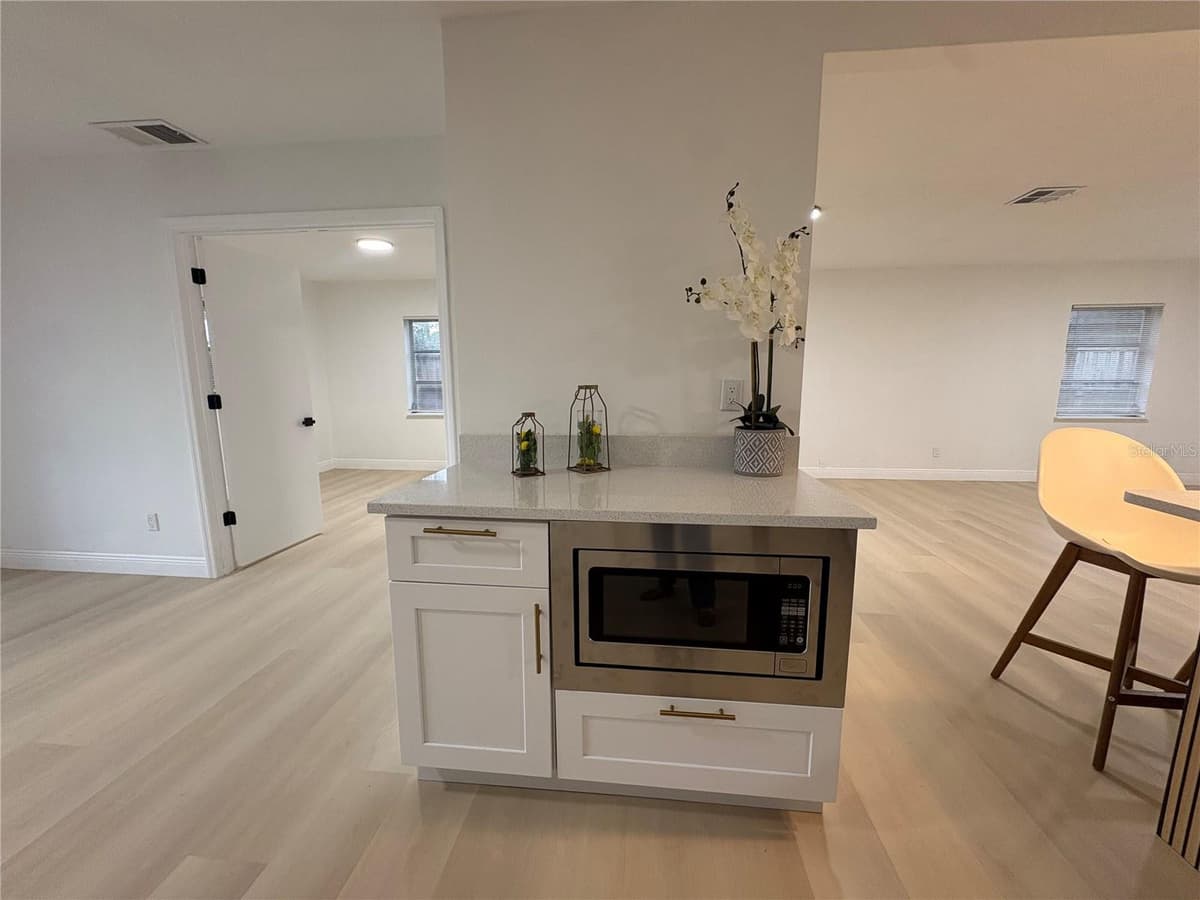 1241 MANCHESTER ROAD — photo 9 of 25