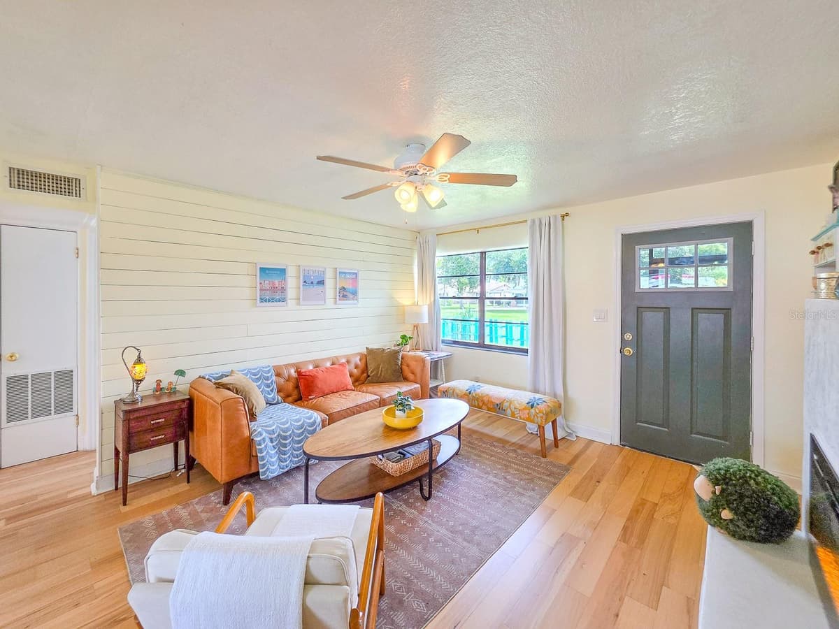 926 FERNALD STREET — photo 11 of 57