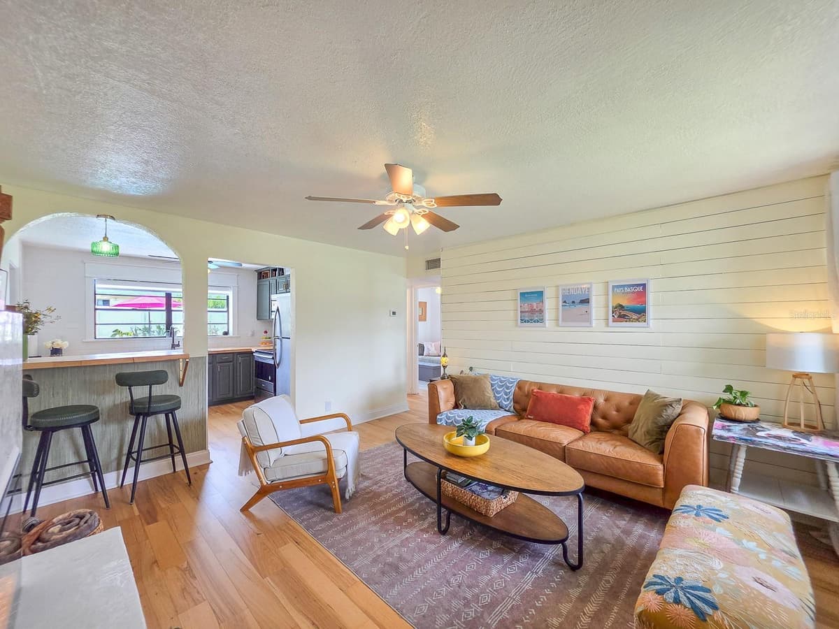 926 FERNALD STREET — photo 10 of 57