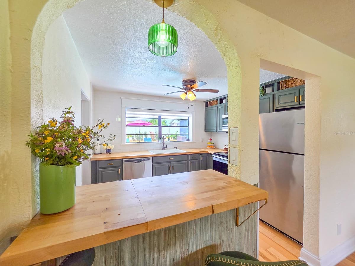 926 FERNALD STREET — photo 14 of 57