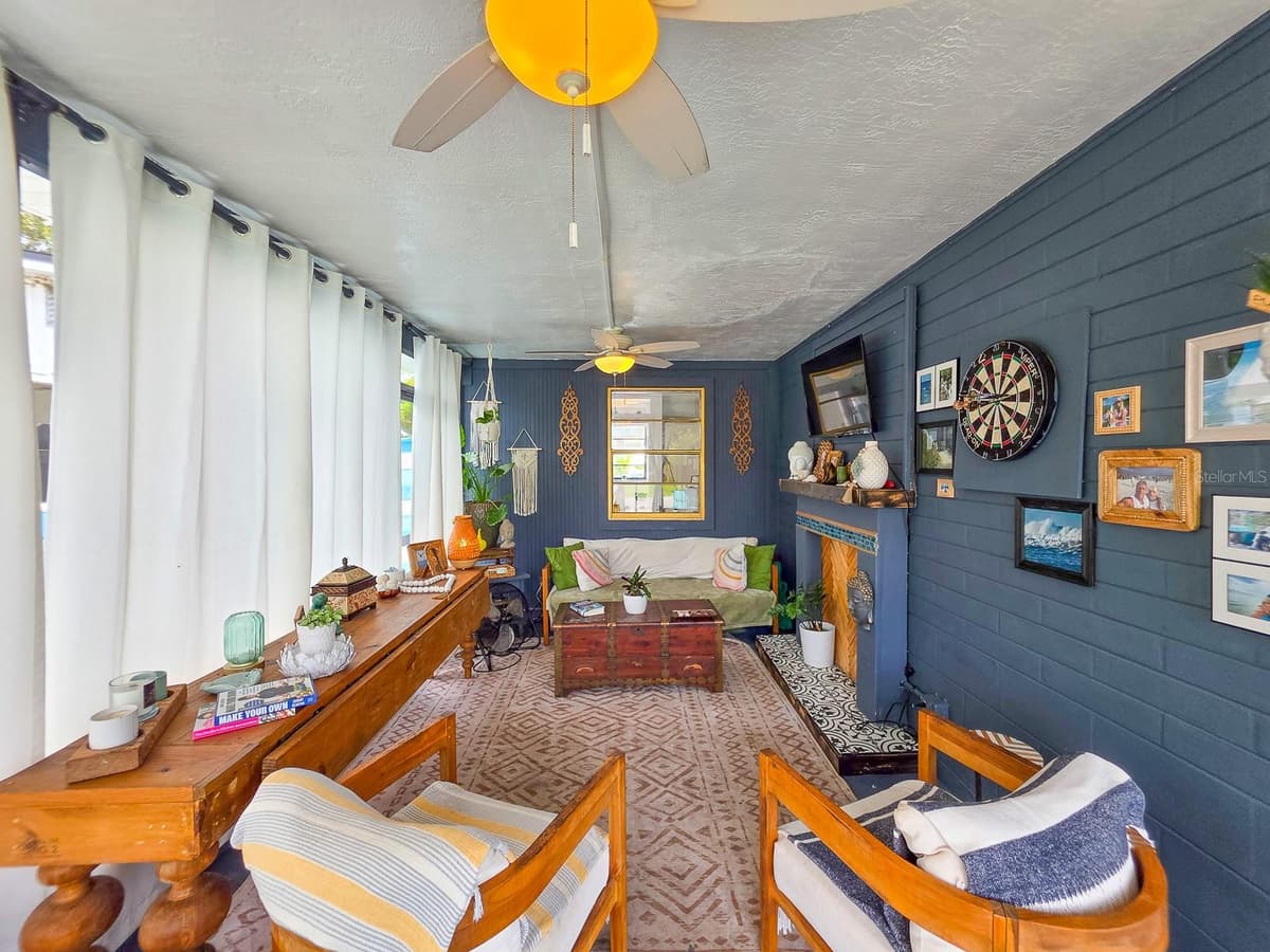 926 FERNALD STREET — photo 7 of 57