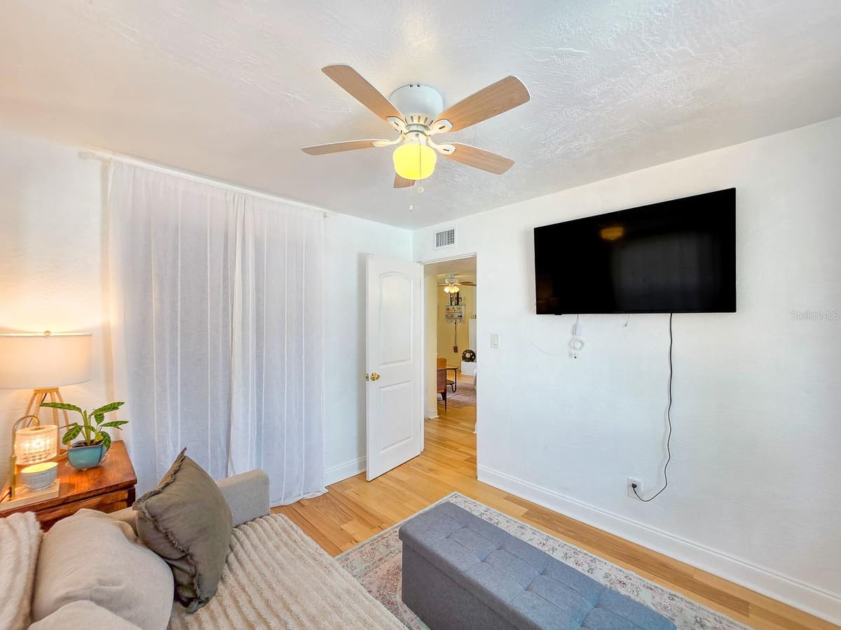 926 FERNALD STREET — photo 33 of 57