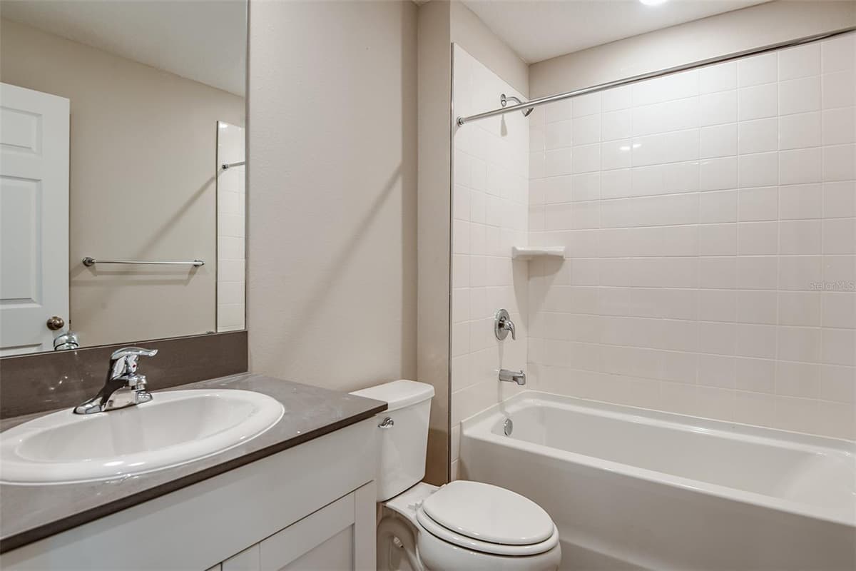 1585 SAGE AVENUE — photo 16 of 27