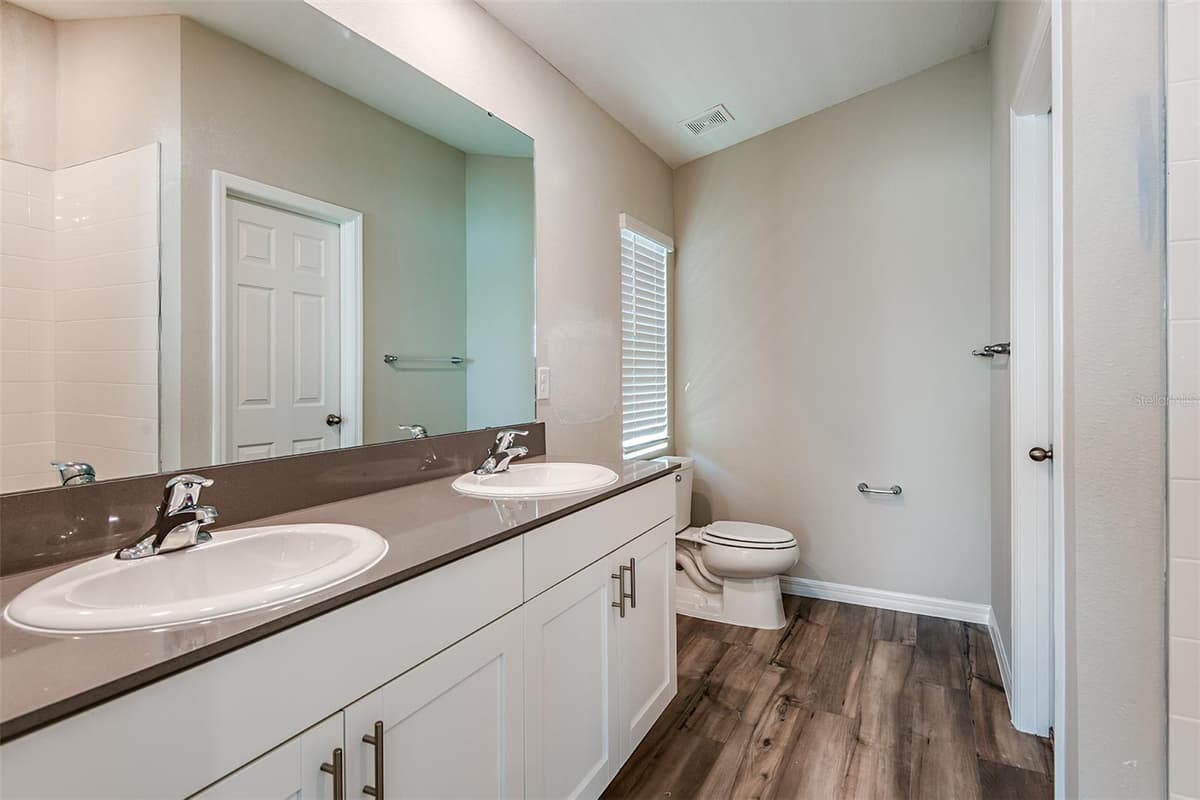 1585 SAGE AVENUE — photo 6 of 27