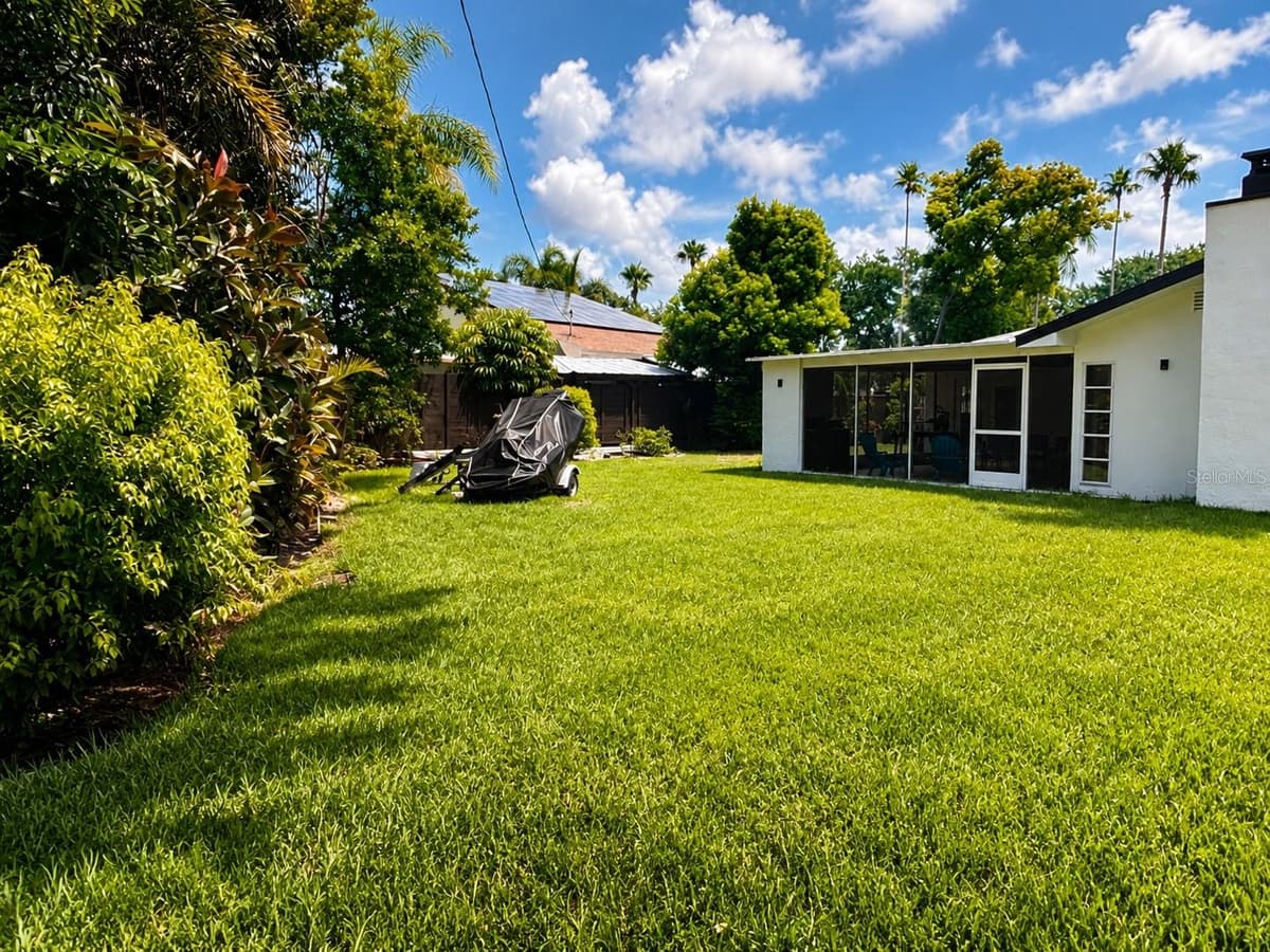 1712 INDIAN ROCKS ROAD — photo 34 of 39