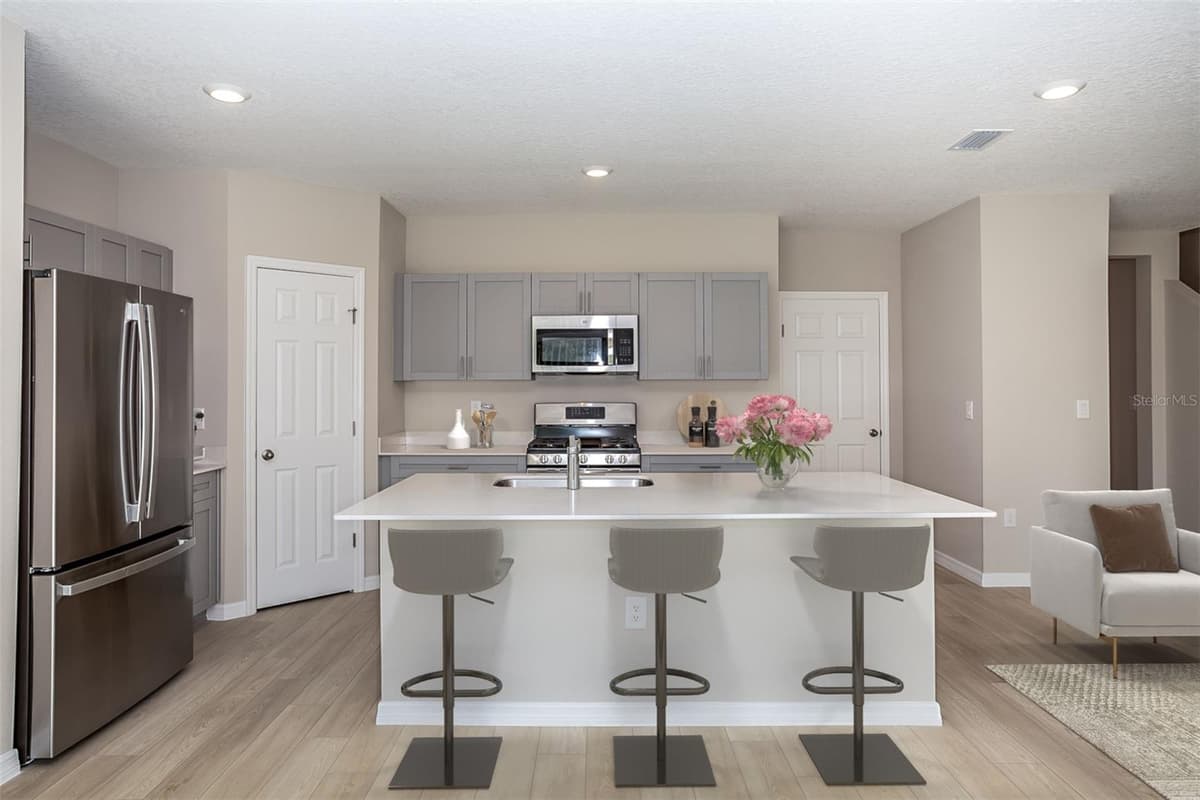 1743 VANILLA STREET — photo 2 of 31