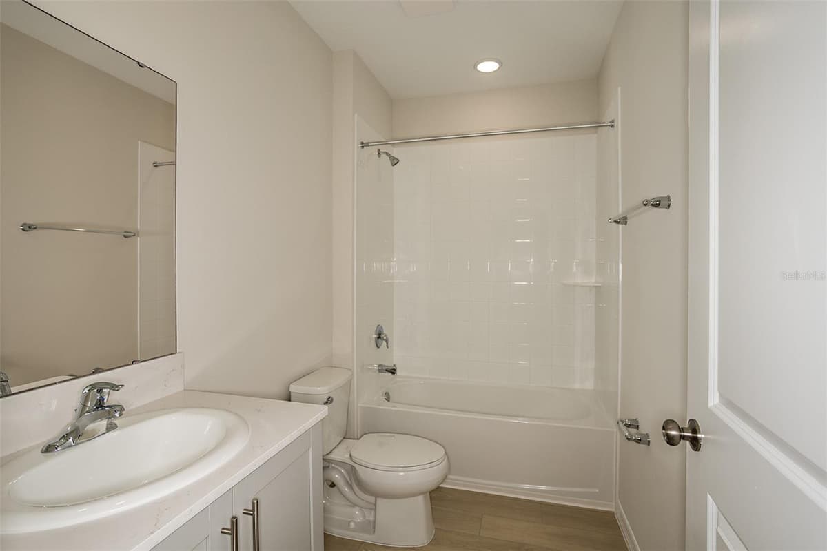 4527 WYNNSTONE DRIVE — photo 17 of 29