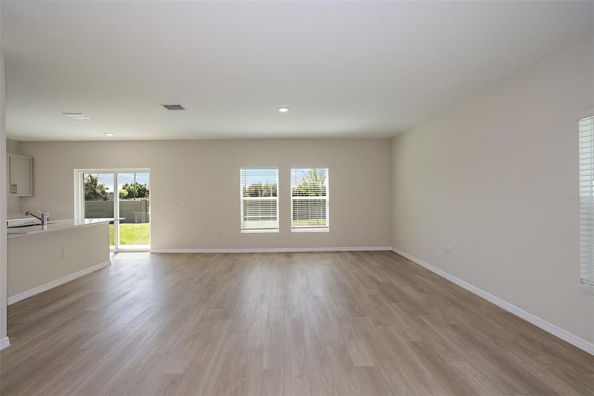 4527 WYNNSTONE DRIVE — photo 12 of 29