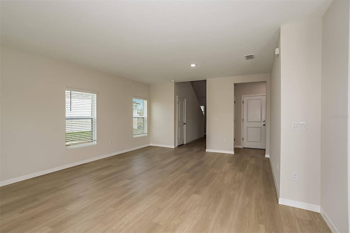 4527 WYNNSTONE DRIVE — photo 14 of 29