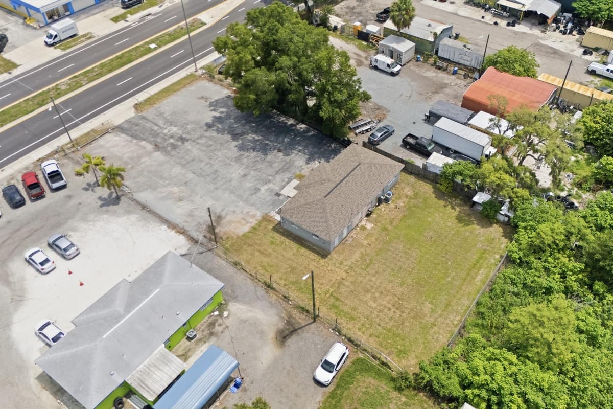 7113 CAUSEWAY BOULEVARD — photo 16 of 17
